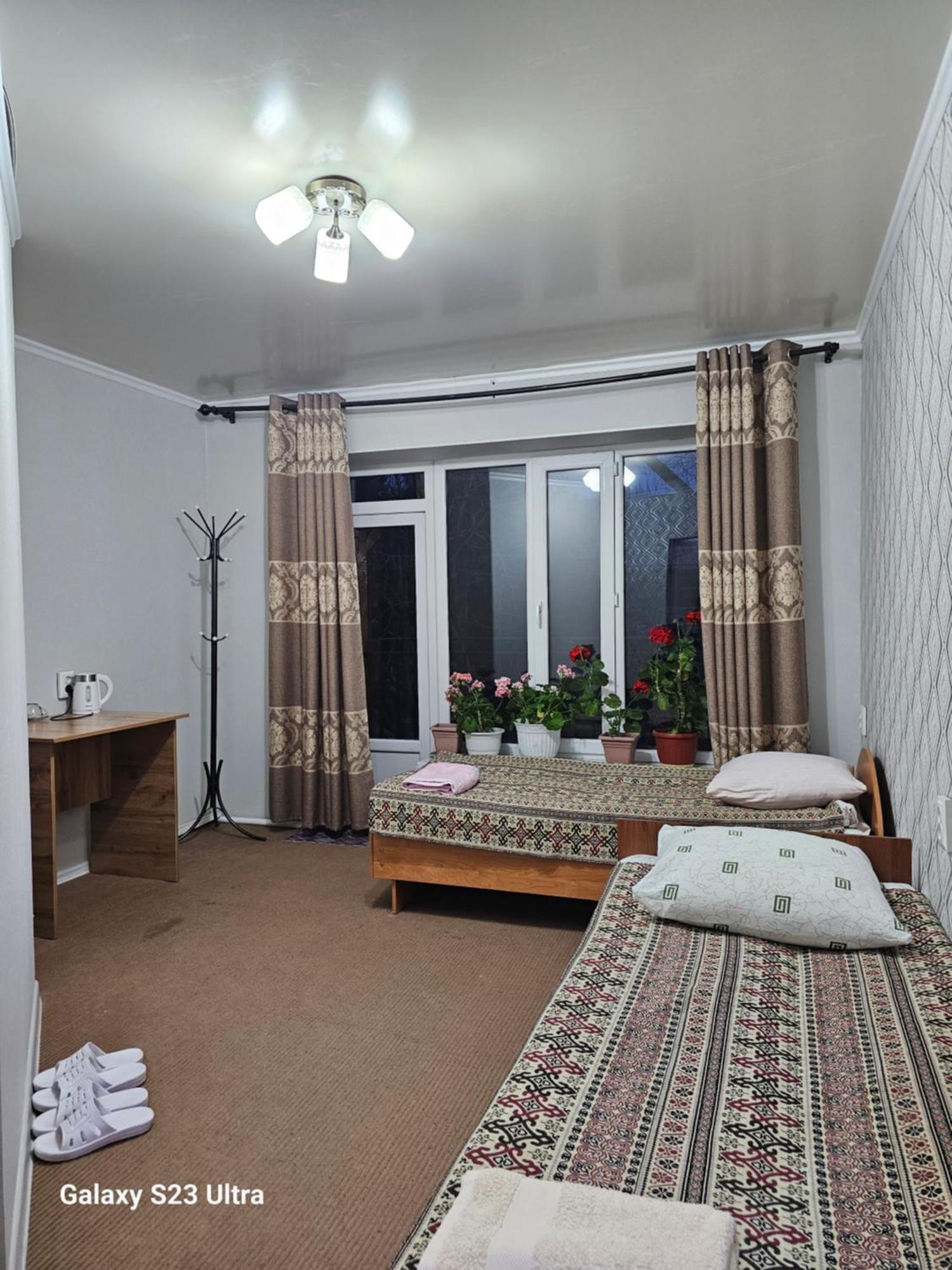 Guest House Mira Kochkor Екстер'єр фото